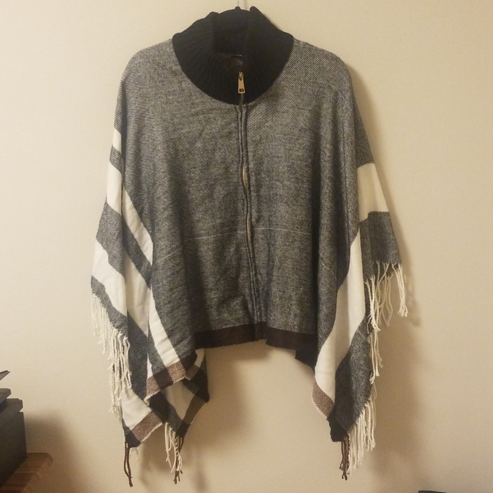 NWT Mix it Zip Up shawl